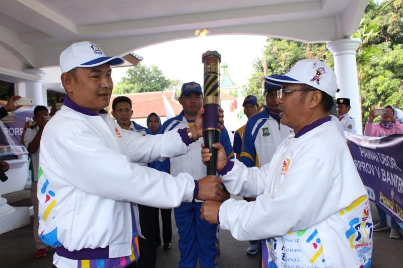 Wakil Bupati Tangerang Terima Kirab Obor Porprov V Banten