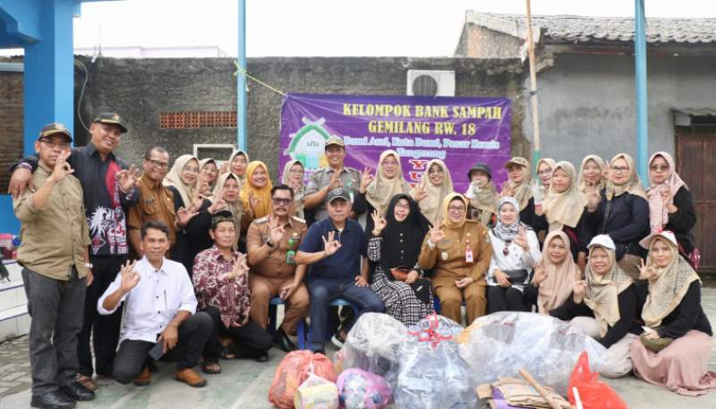 Wabup Intan Apresiasi Bank Sampah Gemilang RW 18 Perum Bumi Asri Kutabumi