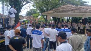 Warga dan Ormas BBP Geruduk Kantor Kecamatan Cileles, Tuntut Transparansi PT Bocah Gunung