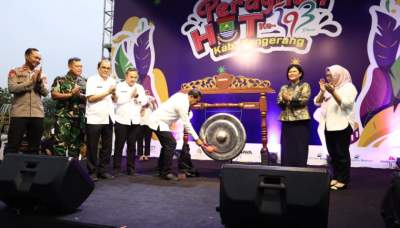 Semarak HUT Kabupaten Tangerang, Bupati Resmikan Pergelaran Seni dan UMKM