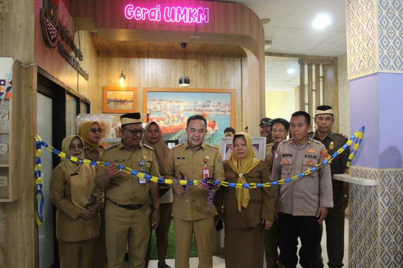 Gerai UMKM dan Batik Khas Kosambi Resmi Diluncurkan di HUT ke-33 Kecamatan