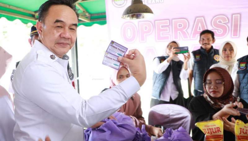 Sekda Buka Operasi Pasar Gerakan Pangan Murah di Tigaraksa