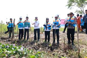 Wabup Tangerang Ajak Masyarakat Gotong Royong Atasi Sampah Lewat Aksi Bersih di Teluknaga