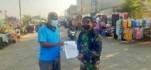 RW 06 Perum Sudirman Indah Kel Tigaraksa Sosialisasikan Instruksi Bupati Tangerang Tentang PPKM Darurat ke Pedagang Kaki Lima