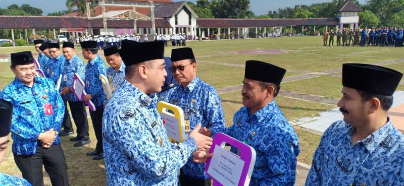 Lampaui Target Pajak PBB 2018, Camat, Lurah dan Kades Dihadiahi Motor