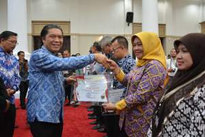 Pemkab Tangerang Raih Predikat Menuju Informatif