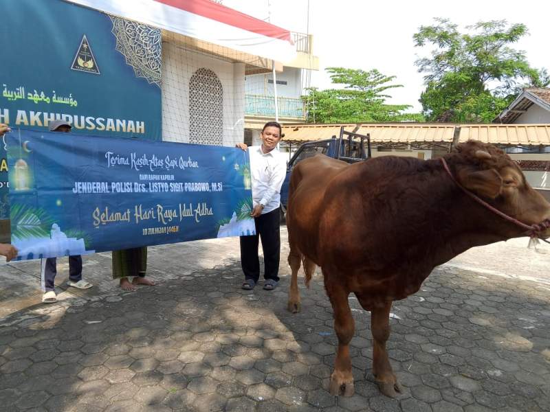Ponpes Nurul Falah Tebu Ireng Lebak Bagikan Ribuan Kantong Daging Kurban, Sumbangan dari Pejabat Tinggi hingga Swasta
