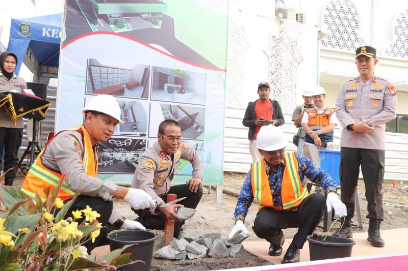 Peletakan Batu Pertama Pembangunan Gedung Parkir lantai 4 oleh Kapolres dan Walikota Tangerang