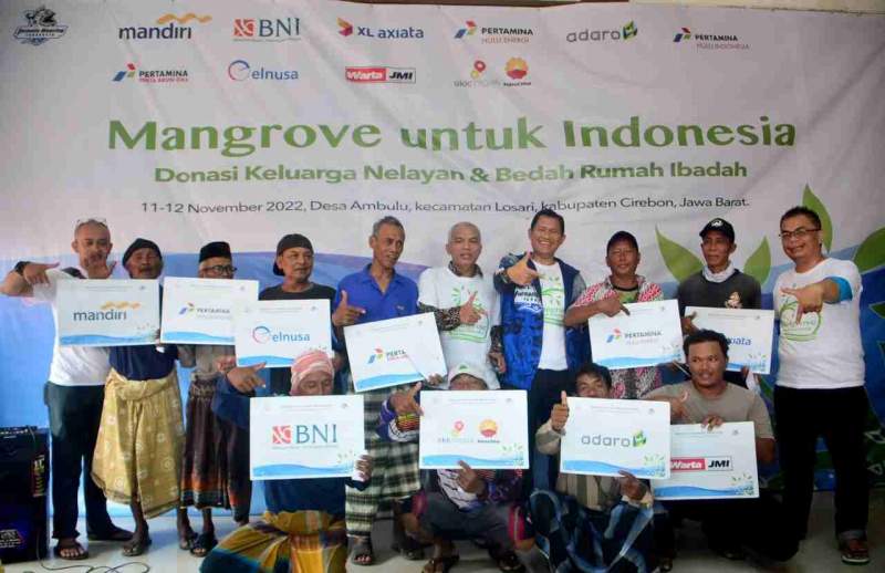 Jaga Kelestarian Area Pantai, JMI Tanam Mangrove