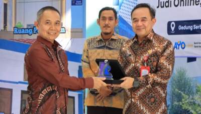 Buka Edukasi Keuangan BPR Kerta Raharja Gemilang, Sekda Soma: Perkuat Literasi Keuangan Masyarakat