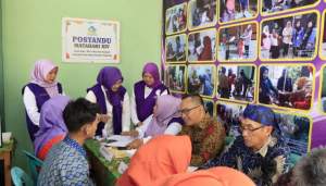 Ketua Tim Pembina Posyandu Kabupaten Tangerang Tinjau Implementasi Posyandu 6 SPM di Posyandu Matahari 14 Kutabumi