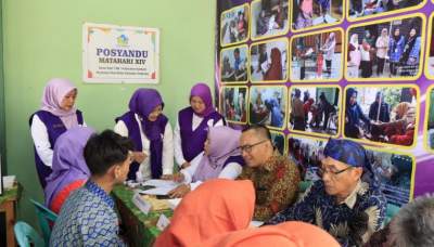Ketua Tim Pembina Posyandu Kabupaten Tangerang Tinjau Implementasi Posyandu 6 SPM di Posyandu Matahari 14 Kutabumi
