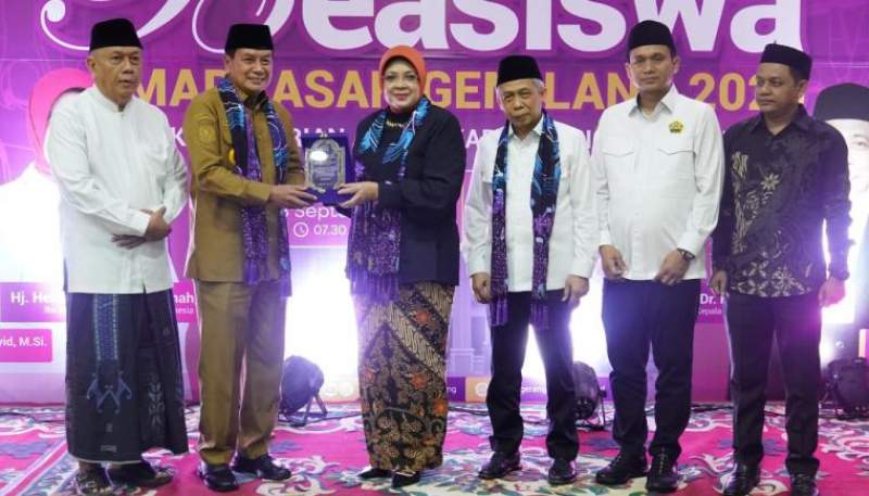 Pemkab Tangerang Luncurkan Beasiswa Madrasah Gemilang, Bupati Maesal Minta Guru Tingkatkan Mutu Pendidikan