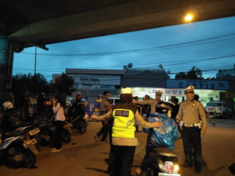 Semarak Ramadan, Satlantas Polresta Tangerang Buka Puasa Bareng Warga