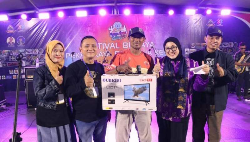Wabup Intan Hadiri Festival Budaya Pekan Raya Balaraja Ke-2