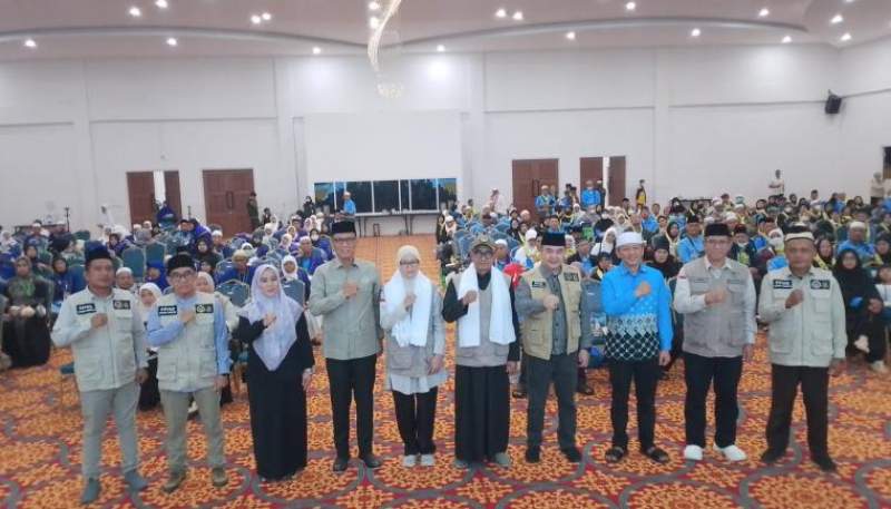 Sekda Soma Terima Kedatangan Jamaah Haji Kabupaten Tangerang Kloter 12 JKB