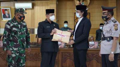 Rapat Paripurna DPRD Kabupaten OKU Dengan Agenda Pidato Pengantar RPPA Kabupaten OKU Tahun Anggaran 2020