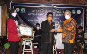 Sekda OKU Hadiri Acara Malam Anugrah Asosiasi LPPL Indonesia Award 2021