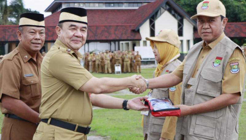 Sekda Lepas 100 Petugas Pemeriksa Kesehatan Hewan Kurban