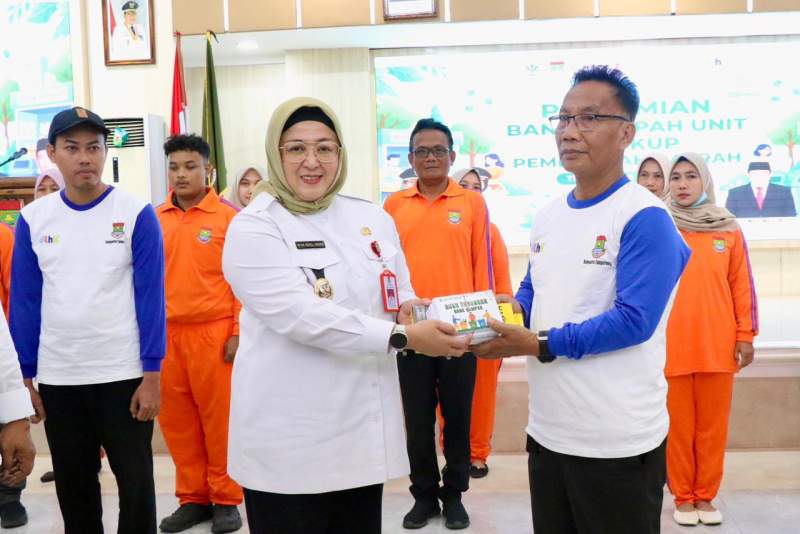 Wabup Intan Resmikan Bank Sampah Unit Puspem Kabupaten Tangerang
