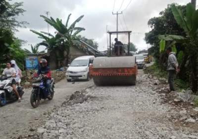 Jelang Mudik Lebaran, Pemkab Lebak Perbaiki Sejumlah Ruas Jalan Strategis