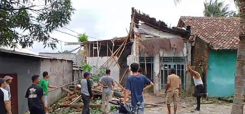 Pemerintah Akan Inventarisir Rumah Milik Wati Yang Roboh