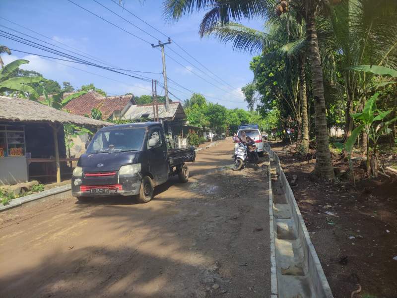 Proyek Peningkatan Kawasan Permukiman Kumuh di Cikulur Diduga Gunakan BBM Subsidi