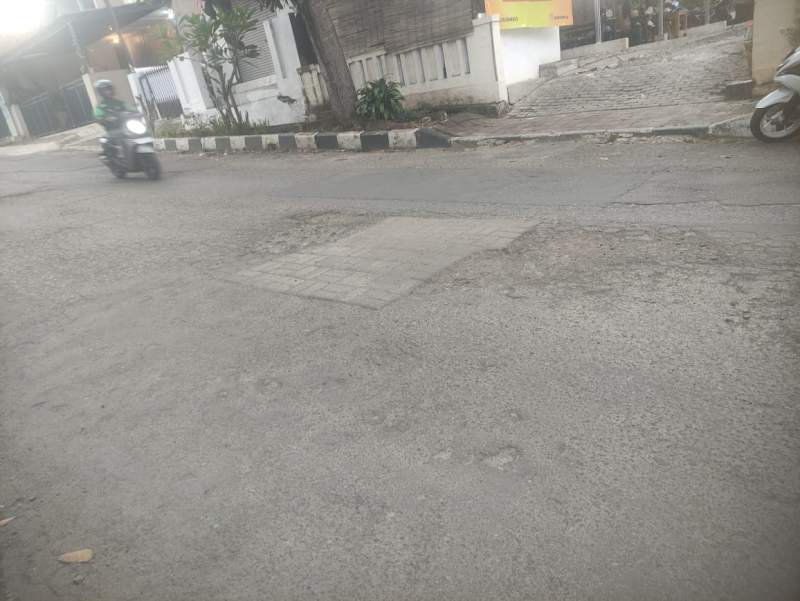 Dampak Efisiensi, Jalan Kabupaten di Lebak Disulap Jadi Jalan Perumahan oleh PUPR