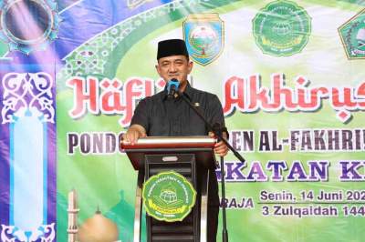 Plh Bupati OKU  H. Edward Candra Menghadiri Acara Haflah Akhirussanah Angkatan 1 Tahun 2021