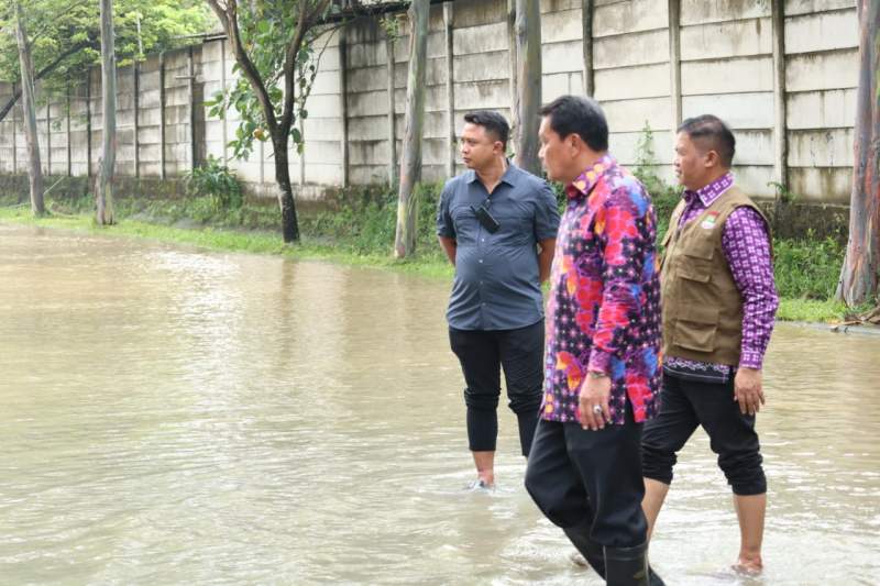 Bupati Tangerang Tinjau Lokasi Banjir di Kawasan Olek Tigaraksa
