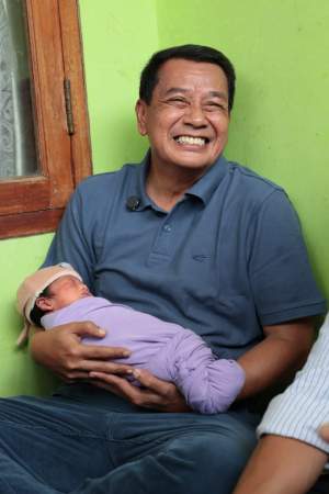 Bupati Tangerang Kunjungi Bayi Bernama Moch. Maesyal Rasyid di Sepatan