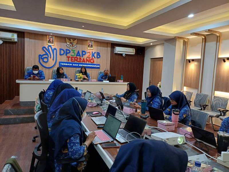 Tingkatkan Kualitas Data, DP3AP2KB Kota Tangerang Latih Penyuluh KB Gunakan Devinfo