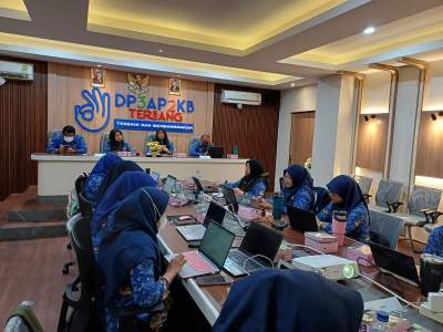 Tingkatkan Kualitas Data, DP3AP2KB Kota Tangerang Latih Penyuluh KB Gunakan Devinfo