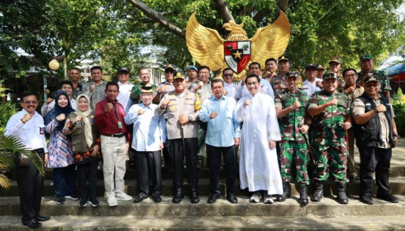 Bupati Tangerang Bersama Forkopimda Monitoring Pelaksanaan Ibadah Natal di Pasar Kemis