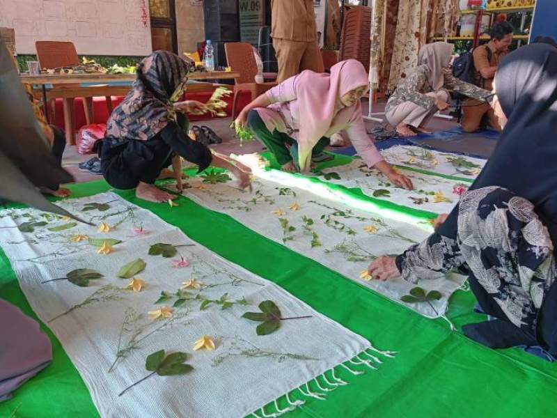 Dorong Kemandirian Ekonomi, DPAD Kota Tangerang Gelar Pelatihan Ecoprint Berbasis Inklusi Sosial