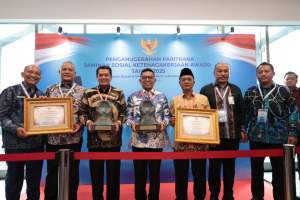 Raih Paritrana Award 2025, Bupati Maesyal Rasyid Tegaskan Komitmen Pemkab Tangerang Tingkatkan Cakupan Perlindungi Pekerja Rentan
