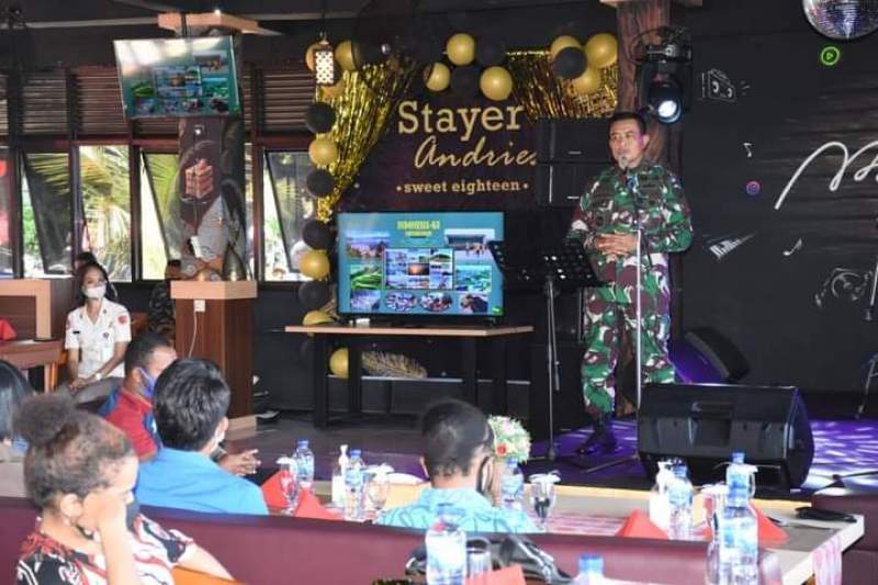 Foto : Pangdam XVI  Pattimura Mayjen TNI Agus Rohman, Audiensi dengan Mahasiswa Asal Papua