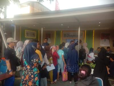Stand Disdukcapil Kota Tangerang Diserbu Warga Selama Festival Cisadane 2026, Layani Lebih dari 100 Pemohon per Hari