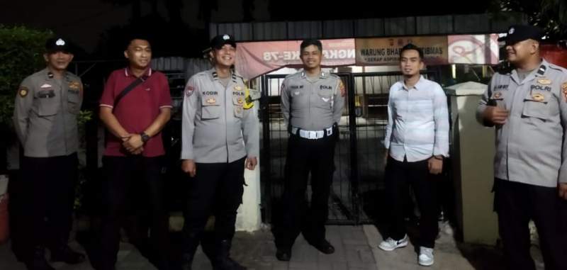 Anggota Polsek Balaraja Laksanakan Pengamanan Sispam Mako Polsek Balaraja Pada Malam Hari