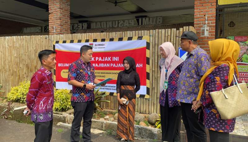 Restoran Danau Abah Nunggak Pajak Rp 318 Juta, Bapenda Tangerang Pasang Papan Peringatan