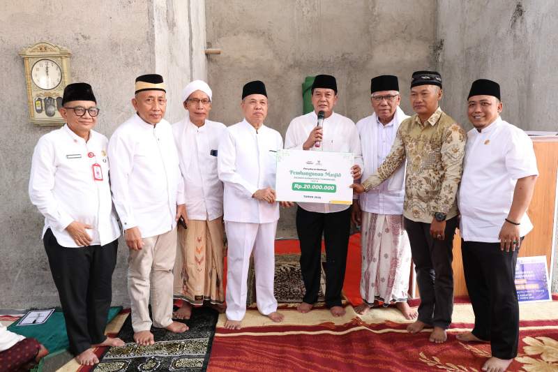 Bupati Tangerang Jumling Di Masjid Jami Al Hidayah Desa Muncung Kec. Kronjo