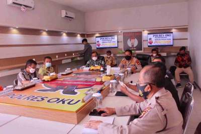 Plh Bupati OKU Ikuti Vidcon Rakor Penyerapan Anggaran Percepatan Pemulihan Ekonomi Nasional dan Penyaluran Program Perlindungan Sosial Serta Belanja Modal