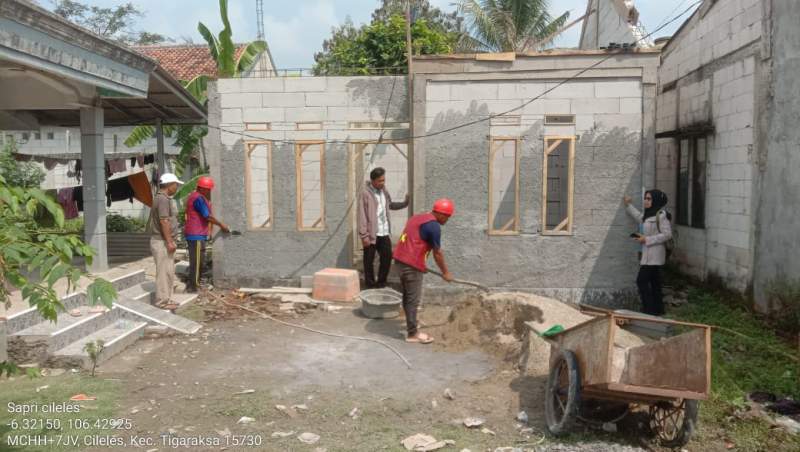 Pemdes Cileles Bedah 15 Rumah Warga Kurang Mampu secara Bertahap