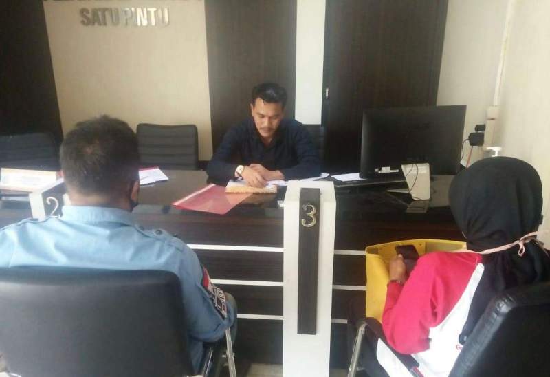 Diduga Korupsi Dana Desa, Kades Mandrajaya di-Laporkan LSM GAPURA ke Kejari Cibadak