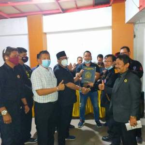 Foto : Ari As'ari Marnan Terima SK DPC BPPKB Dari Ketua Umum