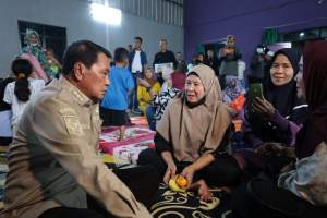 Kembali Sambangi Pengungsi Terdampak Kebakaran TPA Jatiwaringin, Bupati Tangerang Salurkan Bantuan dan Mohon Doa Masyarakat