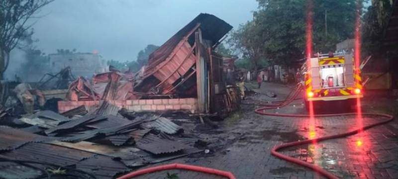 Berjibaku hingga Subuh, BPBD Kota Tangerang Berhasil Jinakan Amukan Api di Galeong Karawaci