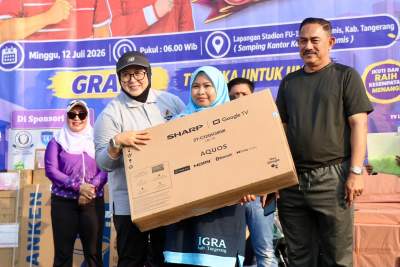 Wabup Intan Senam Bersama Ribuan Masyarakat Pasar Kemis