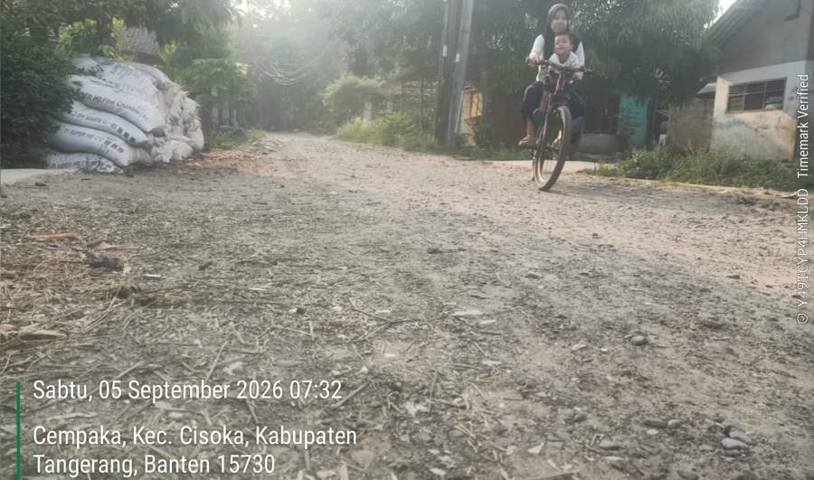 Puluhan Tahun Tak Beraspal, Warga Sebut Jalan Penghubung Cempaka-Sukatani sebagai “Jalan Rematik”