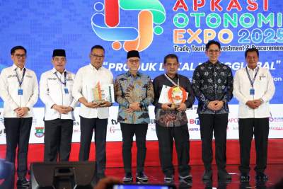 Bupati Tangerang Dampingi Menko Pangan Tutup APKASI Otonomi Expo 2025 di ICE BSD